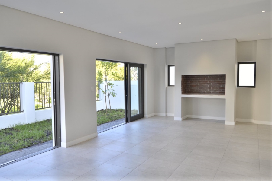 To Let 4 Bedroom Property for Rent in Croydon Gardens Estate Western Cape